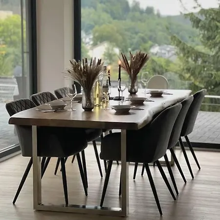 Moderne In *